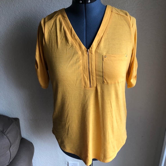 ❗️5/$25❗️Yellow Top - Picture 1 of 5